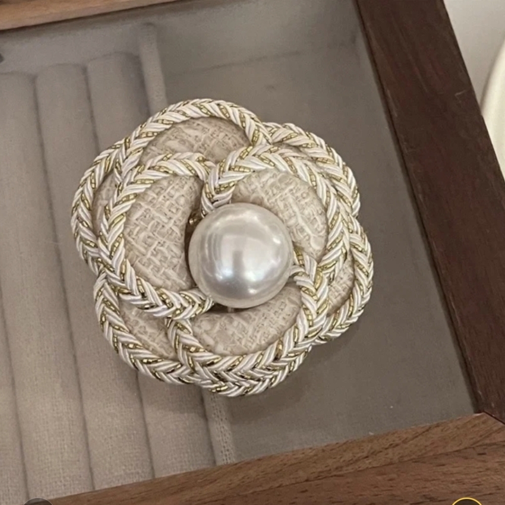 Elegant Pearl & Rope Brooch